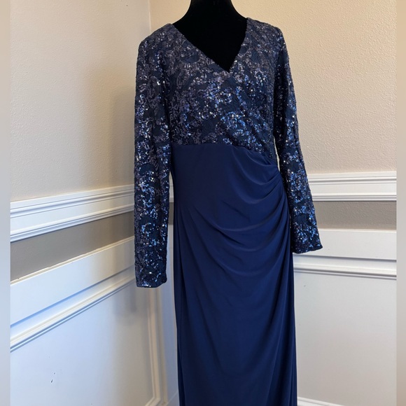 NWT Ralph Lauren - Long Sleeve Sequin Gown - Size 18 - Navy Blue - New w/Tags - Picture 1 of 7